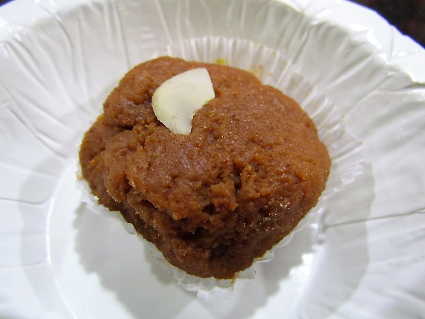 Browned khoya laddoo